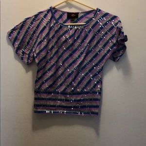 Tight bottom flared arm shirt size 10-12